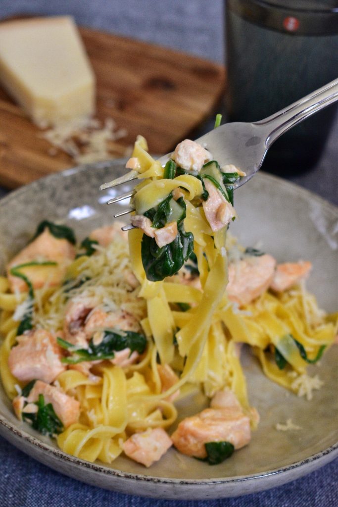 laxpasta-med-spenat